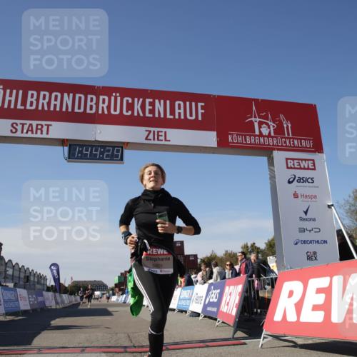 03.10.2025 - Köhlbrandbrückenlauf Jannik Wohlers http://msf.ph/oto/9122812 03.10.2025 13:44:29 Ziel 5904, 5905, 6257, 6258 meine-sportfotos.de