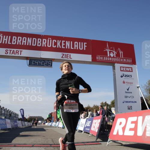 03.10.2025 - Köhlbrandbrückenlauf Jannik Wohlers http://msf.ph/oto/9122821 03.10.2025 13:44:29 Ziel 5904, 5905, 6257, 6258 meine-sportfotos.de