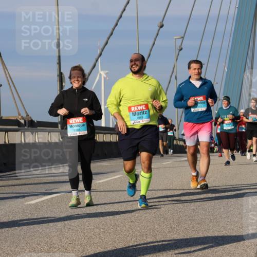 03.10.2025 - Köhlbrandbrückenlauf Strokosch-Dieckow http://msf.ph/oto/9122825 03.10.2025 10:00:38 Position 2 08, 2385, 1949, 115 meine-sportfotos.de