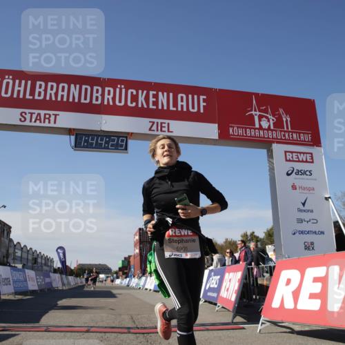 03.10.2025 - Köhlbrandbrückenlauf Jannik Wohlers http://msf.ph/oto/9122827 03.10.2025 13:44:29 Ziel 5904, 5905, 6257, 6258 meine-sportfotos.de