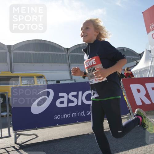03.10.2025 - Köhlbrandbrückenlauf Jannik Wohlers http://msf.ph/oto/9122835 03.10.2025 13:44:29 Ziel 5904, 5905, 6257, 6258 meine-sportfotos.de