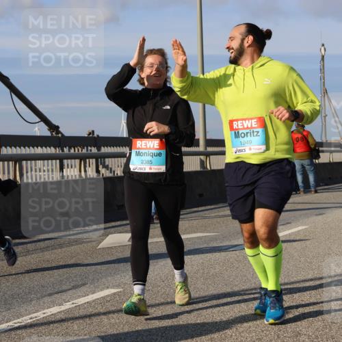 03.10.2025 - Köhlbrandbrückenlauf Strokosch-Dieckow http://msf.ph/oto/9122840 03.10.2025 10:00:42 Position 2 2385, 1949, 08, 2115 meine-sportfotos.de