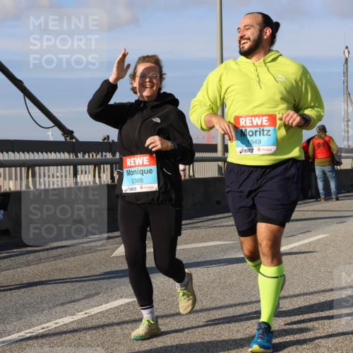 03.10.2025 - Köhlbrandbrückenlauf Strokosch-Dieckow http://msf.ph/oto/9122846 03.10.2025 10:00:42 Position 2 2205, 2385, 1949, 08 meine-sportfotos.de