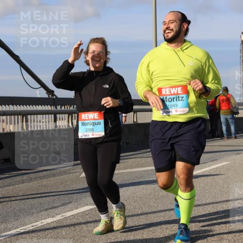 03.10.2025 - Köhlbrandbrückenlauf Strokosch-Dieckow http://msf.ph/oto/9122848 03.10.2025 10:00:42 Position 2 2205, 2385, 1949, 08 meine-sportfotos.de