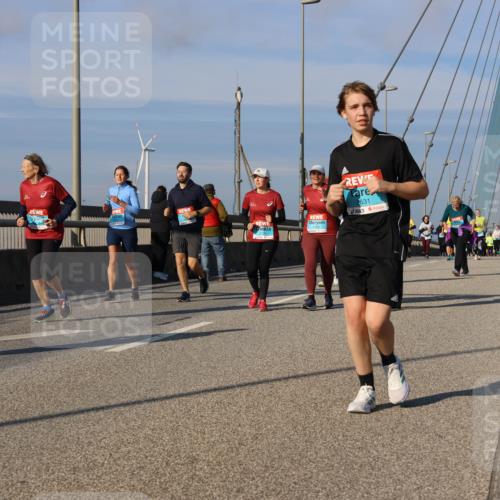 03.10.2025 - Köhlbrandbrückenlauf Strokosch-Dieckow http://msf.ph/oto/9122852 03.10.2025 10:00:50 Position 2 2631 meine-sportfotos.de