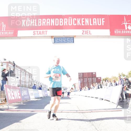 03.10.2025 - Köhlbrandbrückenlauf Jannik Wohlers http://msf.ph/oto/9122853 03.10.2025 13:44:56 Ziel 5932, 6527, 6528, 6542, 6546 meine-sportfotos.de