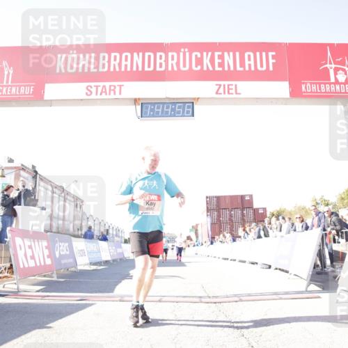 03.10.2025 - Köhlbrandbrückenlauf Jannik Wohlers http://msf.ph/oto/9122859 03.10.2025 13:44:56 Ziel 5932, 6527, 6528, 6542, 6546 meine-sportfotos.de