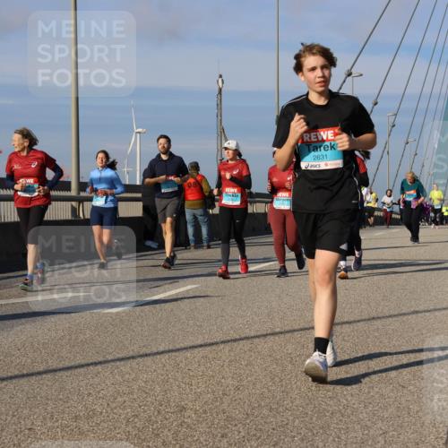 03.10.2025 - Köhlbrandbrückenlauf Strokosch-Dieckow http://msf.ph/oto/9122861 03.10.2025 10:00:51 Position 2 08, 2631 meine-sportfotos.de