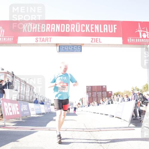 03.10.2025 - Köhlbrandbrückenlauf Jannik Wohlers http://msf.ph/oto/9122863 03.10.2025 13:44:56 Ziel 5932, 6527, 6528, 6542, 6546 meine-sportfotos.de