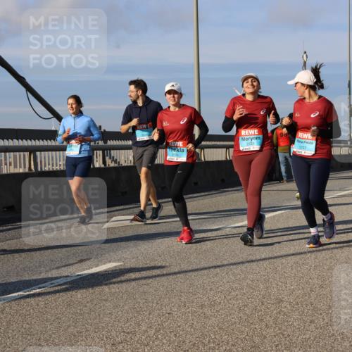 03.10.2025 - Köhlbrandbrückenlauf Strokosch-Dieckow http://msf.ph/oto/9122868 03.10.2025 10:00:53 Position 2 3619, 2726, 2725, 2727 meine-sportfotos.de