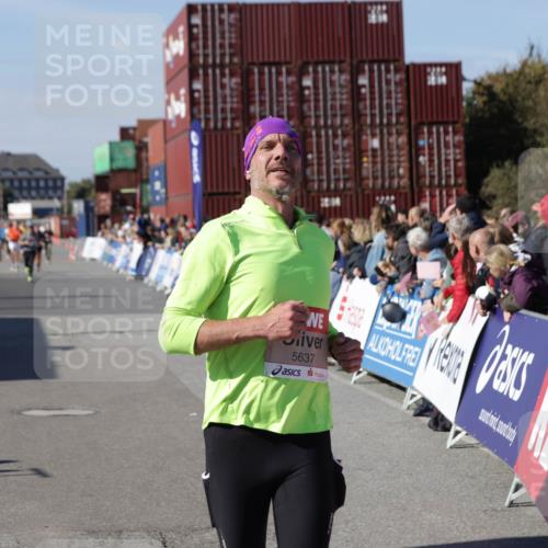 03.10.2025 - Köhlbrandbrückenlauf Jannik Wohlers http://msf.ph/oto/9122869 03.10.2025 13:05:23 Ziel 4011, 4272, 4344, 4390, 4496, 4584, 4877, 5637, 5969, 6041, 6044, 6081 meine-sportfotos.de