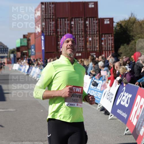 03.10.2025 - Köhlbrandbrückenlauf Jannik Wohlers http://msf.ph/oto/9122880 03.10.2025 13:05:23 Ziel 4011, 4272, 4344, 4390, 4496, 4584, 4877, 5637, 5969, 6041, 6044, 6081 meine-sportfotos.de