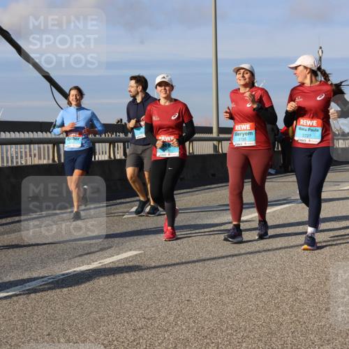 03.10.2025 - Köhlbrandbrückenlauf Strokosch-Dieckow http://msf.ph/oto/9122883 03.10.2025 10:00:53 Position 2 2725, 2727 meine-sportfotos.de