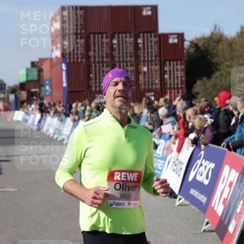 03.10.2025 - Köhlbrandbrückenlauf Jannik Wohlers http://msf.ph/oto/9122891 03.10.2025 13:05:23 Ziel 4011, 4272, 4344, 4390, 4496, 4584, 4877, 5637, 5969, 6041, 6044, 6081 meine-sportfotos.de