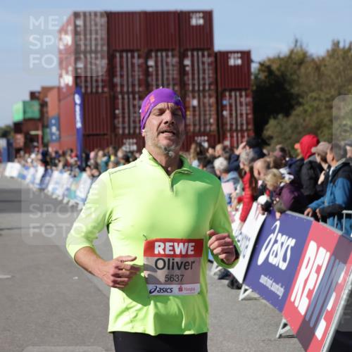 03.10.2025 - Köhlbrandbrückenlauf Jannik Wohlers http://msf.ph/oto/9122897 03.10.2025 13:05:23 Ziel 4011, 4272, 4344, 4390, 4496, 4584, 4877, 5637, 5969, 6041, 6044, 6081 meine-sportfotos.de