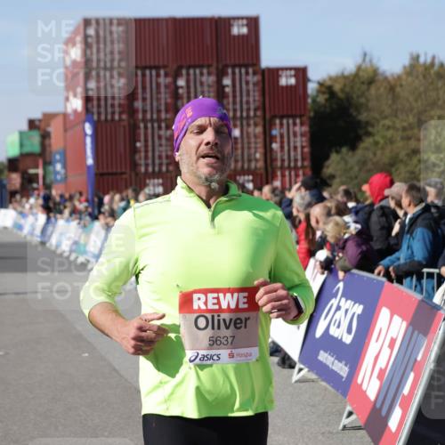 03.10.2025 - Köhlbrandbrückenlauf Jannik Wohlers http://msf.ph/oto/9122903 03.10.2025 13:05:23 Ziel 4011, 4272, 4344, 4390, 4496, 4584, 4877, 5637, 5969, 6041, 6044, 6081 meine-sportfotos.de