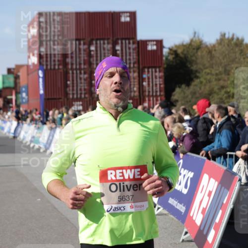 03.10.2025 - Köhlbrandbrückenlauf Jannik Wohlers http://msf.ph/oto/9122907 03.10.2025 13:05:23 Ziel 4011, 4272, 4344, 4390, 4496, 4584, 4877, 5637, 5969, 6041, 6044, 6081 meine-sportfotos.de