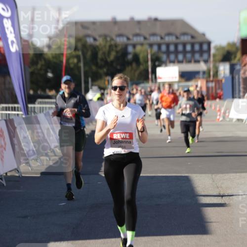 03.10.2025 - Köhlbrandbrückenlauf Jannik Wohlers http://msf.ph/oto/9122923 03.10.2025 13:05:25 Ziel 4011, 4272, 4344, 4390, 4496, 4584, 4877, 5637, 5969, 6041, 6044, 6081 meine-sportfotos.de