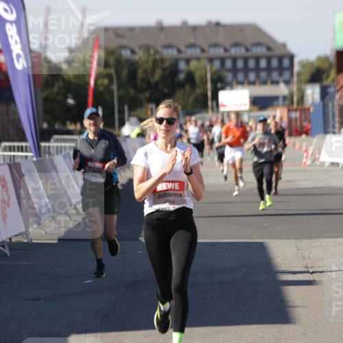 03.10.2025 - Köhlbrandbrückenlauf Jannik Wohlers http://msf.ph/oto/9122934 03.10.2025 13:05:25 Ziel 4011, 4272, 4344, 4390, 4496, 4584, 4877, 5637, 5969, 6041, 6044, 6081 meine-sportfotos.de