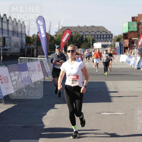 03.10.2025 - Köhlbrandbrückenlauf Jannik Wohlers http://msf.ph/oto/9122954 03.10.2025 13:05:26 Ziel 4011, 4272, 4344, 4390, 4496, 4584, 4877, 5637, 6041, 6044, 6081 meine-sportfotos.de