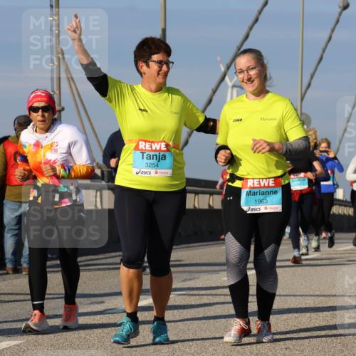03.10.2025 - Köhlbrandbrückenlauf Strokosch-Dieckow http://msf.ph/oto/9122955 03.10.2025 10:01:06 Position 2 3254, 1963 meine-sportfotos.de