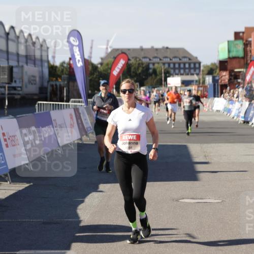 03.10.2025 - Köhlbrandbrückenlauf Jannik Wohlers http://msf.ph/oto/9122959 03.10.2025 13:05:26 Ziel 4011, 4272, 4344, 4390, 4496, 4584, 4877, 5637, 6041, 6044, 6081 meine-sportfotos.de