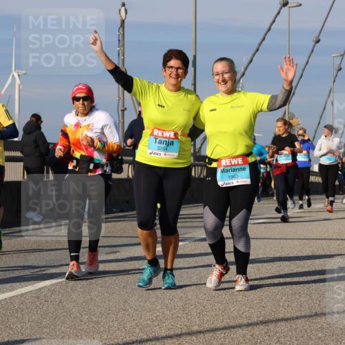 03.10.2025 - Köhlbrandbrückenlauf Strokosch-Dieckow http://msf.ph/oto/9122961 03.10.2025 10:01:06 Position 2 361, 2441, 3254, 1963 meine-sportfotos.de