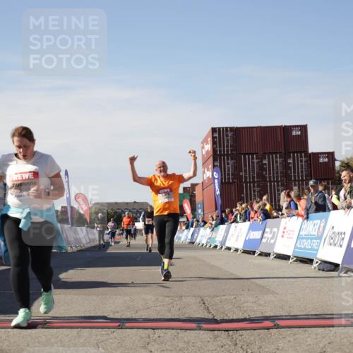 03.10.2025 - Köhlbrandbrückenlauf Jannik Wohlers http://msf.ph/oto/9122962 03.10.2025 13:45:13 Ziel 5015, 6264 meine-sportfotos.de