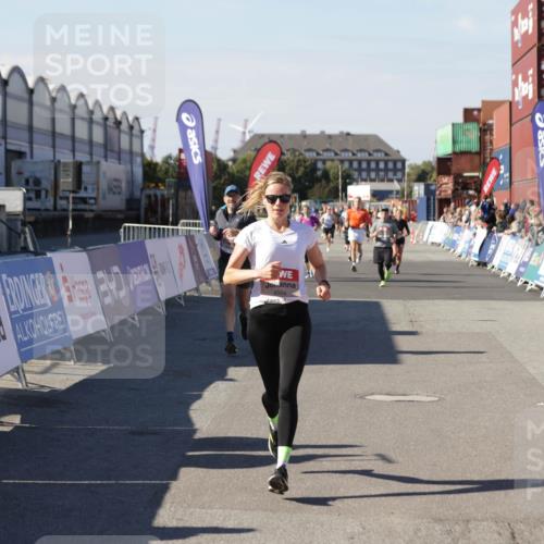 03.10.2025 - Köhlbrandbrückenlauf Jannik Wohlers http://msf.ph/oto/9122969 03.10.2025 13:05:26 Ziel 4011, 4272, 4344, 4390, 4496, 4584, 4877, 5637, 6041, 6044, 6081 meine-sportfotos.de