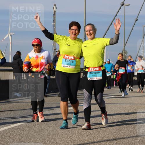 03.10.2025 - Köhlbrandbrückenlauf Strokosch-Dieckow http://msf.ph/oto/9122972 03.10.2025 10:01:06 Position 2 2441, 190, 3254, 1963 meine-sportfotos.de