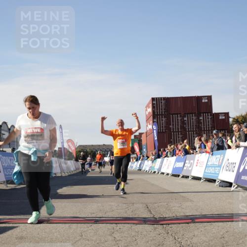 03.10.2025 - Köhlbrandbrückenlauf Jannik Wohlers http://msf.ph/oto/9122973 03.10.2025 13:45:13 Ziel 5015, 6264 meine-sportfotos.de