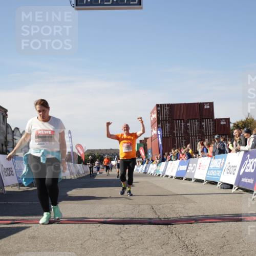 03.10.2025 - Köhlbrandbrückenlauf Jannik Wohlers http://msf.ph/oto/9122976 03.10.2025 13:45:13 Ziel 5015, 6264 meine-sportfotos.de
