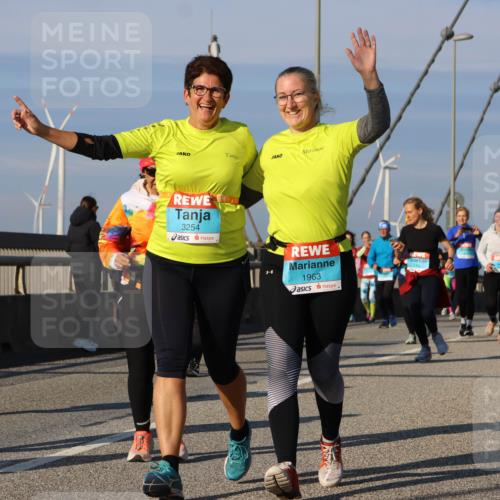 03.10.2025 - Köhlbrandbrückenlauf Strokosch-Dieckow http://msf.ph/oto/9123004 03.10.2025 10:01:07 Position 2 18, 3254, 1963 meine-sportfotos.de