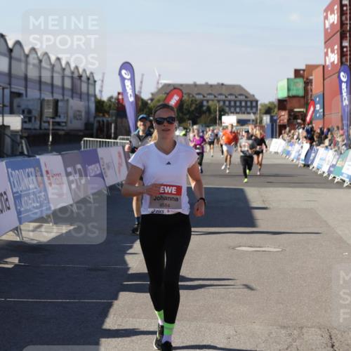 03.10.2025 - Köhlbrandbrückenlauf Jannik Wohlers http://msf.ph/oto/9123023 03.10.2025 13:05:27 Ziel 4011, 4062, 4161, 4272, 4344, 4384, 4496, 4584, 4877, 5637, 6041, 6044, 6081 meine-sportfotos.de