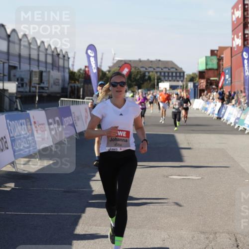 03.10.2025 - Köhlbrandbrückenlauf Jannik Wohlers http://msf.ph/oto/9123027 03.10.2025 13:05:27 Ziel 4011, 4062, 4161, 4272, 4344, 4384, 4496, 4584, 4877, 5637, 6041, 6044, 6081 meine-sportfotos.de