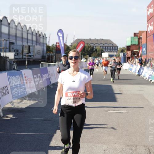 03.10.2025 - Köhlbrandbrückenlauf Jannik Wohlers http://msf.ph/oto/9123043 03.10.2025 13:05:27 Ziel 4011, 4062, 4161, 4272, 4344, 4384, 4496, 4584, 4877, 5637, 6041, 6044, 6081 meine-sportfotos.de