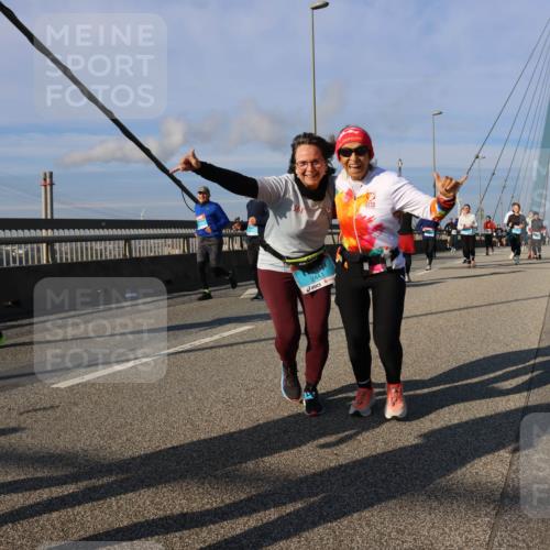 03.10.2025 - Köhlbrandbrückenlauf Strokosch-Dieckow http://msf.ph/oto/9123053 03.10.2025 10:01:10 Position 2 2441 meine-sportfotos.de