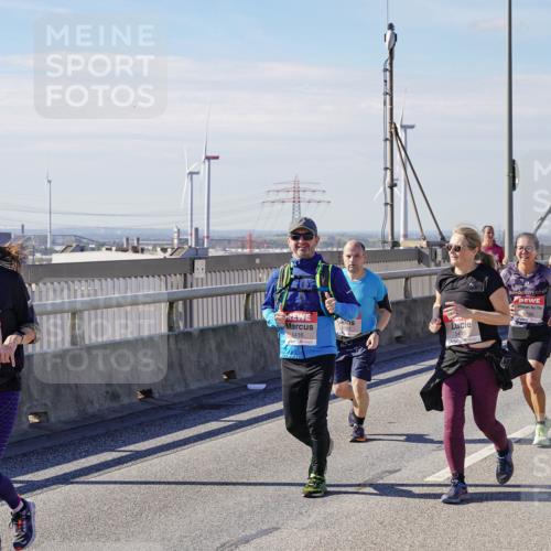 03.10.2025 - Köhlbrandbrückenlauf Michael Burmester http://msf.ph/oto/9123068 03.10.2025 13:05:34 Position 2 10, 5554, 5416, 5415 meine-sportfotos.de