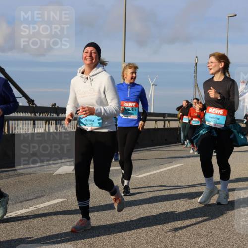 03.10.2025 - Köhlbrandbrückenlauf Strokosch-Dieckow http://msf.ph/oto/9123105 03.10.2025 10:01:16 Position 2 3745, 3746, 3367, 3739 meine-sportfotos.de