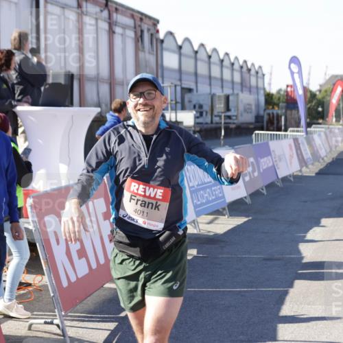 03.10.2025 - Köhlbrandbrückenlauf Jannik Wohlers http://msf.ph/oto/9123115 03.10.2025 13:05:30 Ziel 4011, 4062, 4161, 4272, 4278, 4384, 4496, 4584, 5468, 5637 meine-sportfotos.de