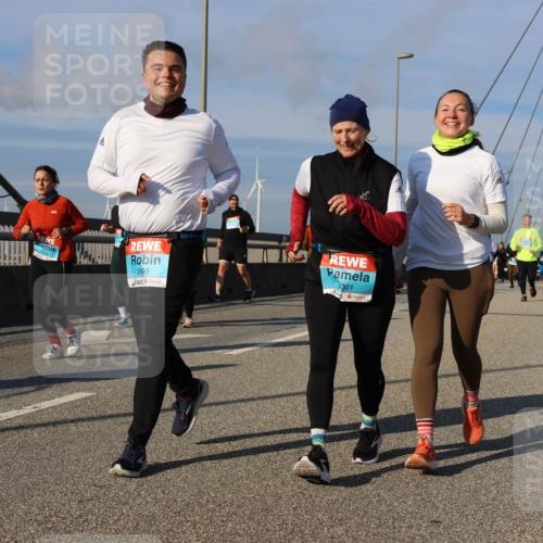 03.10.2025 - Köhlbrandbrückenlauf Strokosch-Dieckow http://msf.ph/oto/9123142 03.10.2025 10:01:19 Position 2 2999, 3001 meine-sportfotos.de
