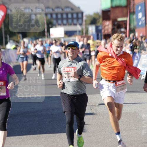 03.10.2025 - Köhlbrandbrückenlauf Jannik Wohlers http://msf.ph/oto/9123147 03.10.2025 13:05:32 Ziel 4011, 4062, 4161, 4278, 4384, 4584, 5468, 6281 meine-sportfotos.de