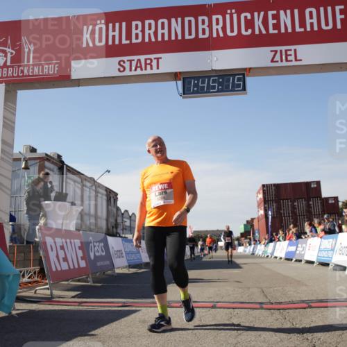 03.10.2025 - Köhlbrandbrückenlauf Jannik Wohlers http://msf.ph/oto/9123159 03.10.2025 13:45:15 Ziel 5015, 6264, 6695 meine-sportfotos.de