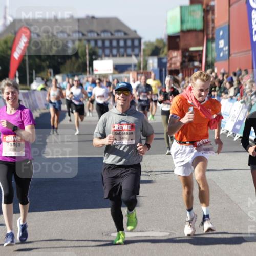 03.10.2025 - Köhlbrandbrückenlauf Jannik Wohlers http://msf.ph/oto/9123162 03.10.2025 13:05:32 Ziel 4011, 4062, 4161, 4278, 4384, 4584, 5468, 6281 meine-sportfotos.de
