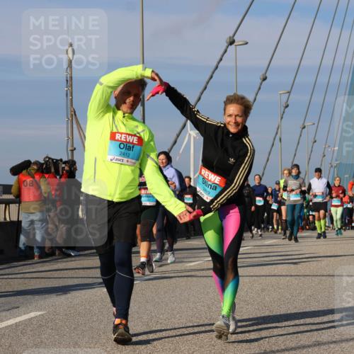 03.10.2025 - Köhlbrandbrückenlauf Strokosch-Dieckow http://msf.ph/oto/9123163 03.10.2025 10:01:24 Position 2 08, 2412, 2419 meine-sportfotos.de