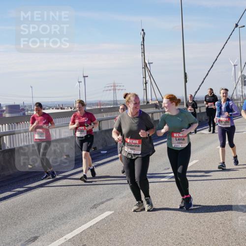 03.10.2025 - Köhlbrandbrückenlauf Michael Burmester http://msf.ph/oto/9123165 03.10.2025 13:05:40 Position 2 5564, 4884 meine-sportfotos.de