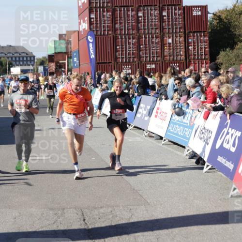 03.10.2025 - Köhlbrandbrückenlauf Jannik Wohlers http://msf.ph/oto/9123171 03.10.2025 13:05:33 Ziel 4011, 4062, 4161, 4278, 4384, 4584, 5468, 6281 meine-sportfotos.de
