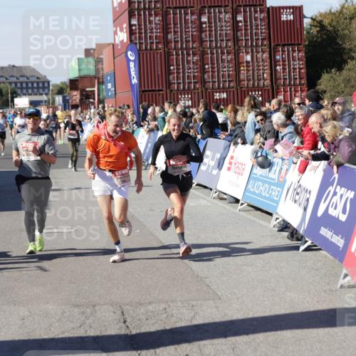03.10.2025 - Köhlbrandbrückenlauf Jannik Wohlers http://msf.ph/oto/9123176 03.10.2025 13:05:33 Ziel 4011, 4062, 4161, 4278, 4384, 4584, 5468, 6281 meine-sportfotos.de