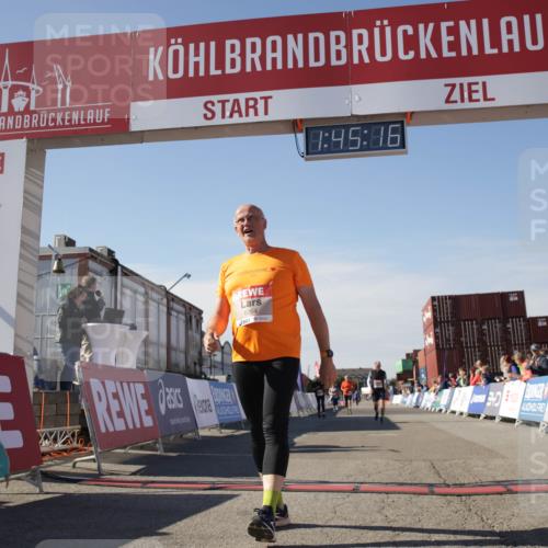03.10.2025 - Köhlbrandbrückenlauf Jannik Wohlers http://msf.ph/oto/9123179 03.10.2025 13:45:16 Ziel 5015, 6264, 6695 meine-sportfotos.de