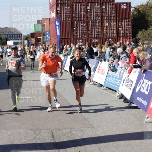 03.10.2025 - Köhlbrandbrückenlauf Jannik Wohlers http://msf.ph/oto/9123182 03.10.2025 13:05:33 Ziel 4011, 4062, 4161, 4278, 4384, 4584, 5468, 6281 meine-sportfotos.de